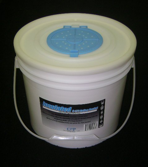 Challenge 3 1/2 Gal Bucket Insulated w/Lid - MarineQuest Supply